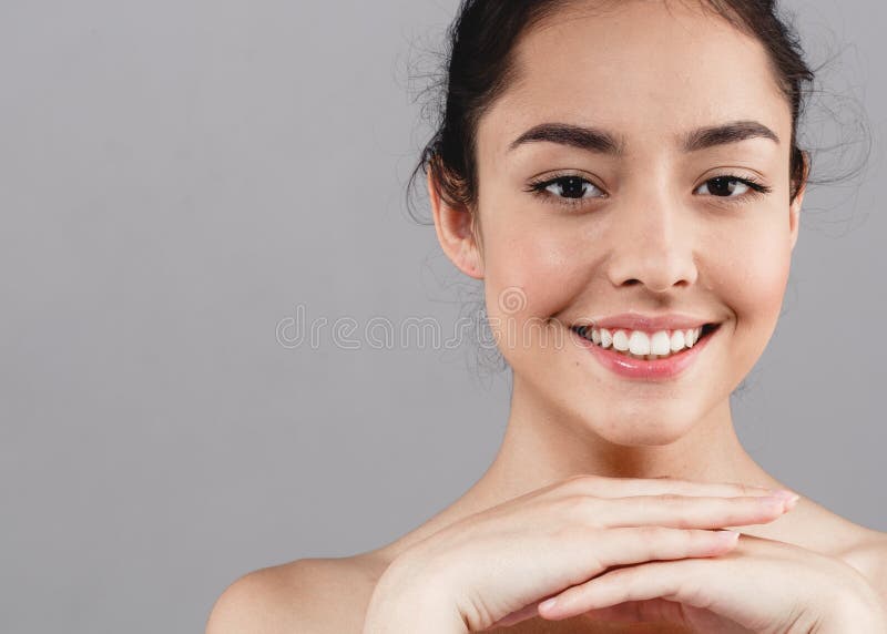 https://thumbs.dreamstime.com/b/beautiful-woman-skincare-beauty-face-teeth-smile-handscloseup-portrait-studio-shot-beautiful-woman-skincare-beauty-face-teeth-115930364.jpg