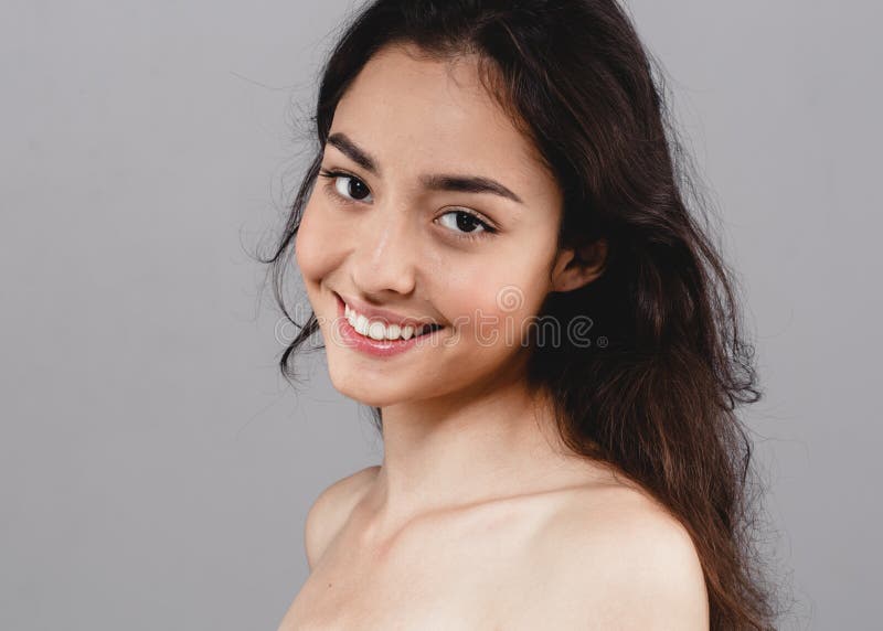 https://thumbs.dreamstime.com/b/beautiful-woman-skincare-beauty-face-teeth-smile-handscloseup-portrait-studio-shot-beautiful-woman-skincare-beauty-face-teeth-115930752.jpg