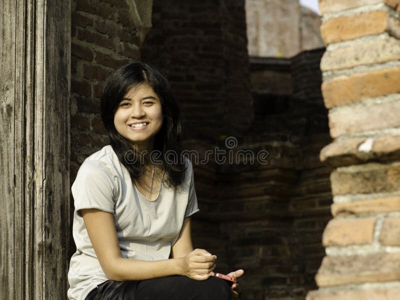 Beautiful woman at Wat Maheyong Temple. Ayutthaya - Thailand