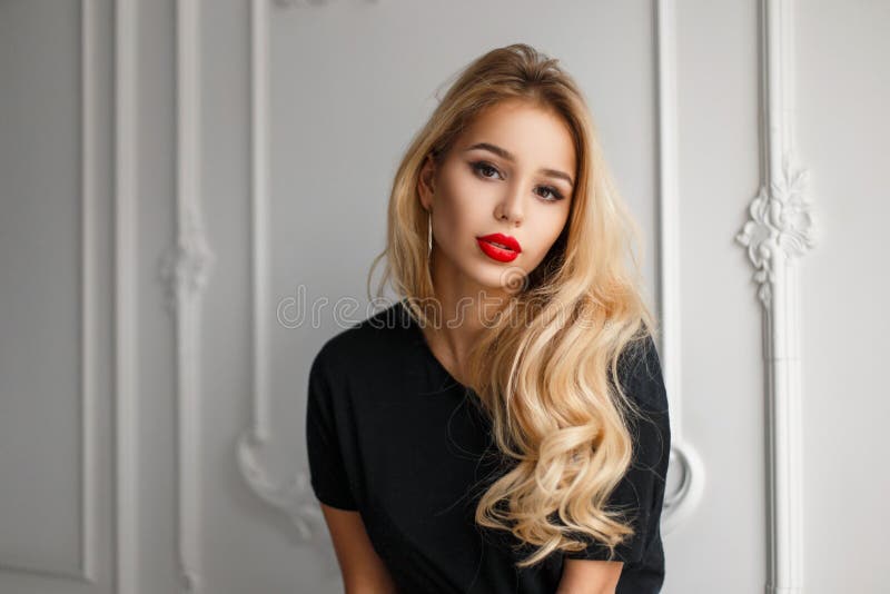 422 230 Blonde Model Photos Free Royalty Free Stock Photos From Dreamstime