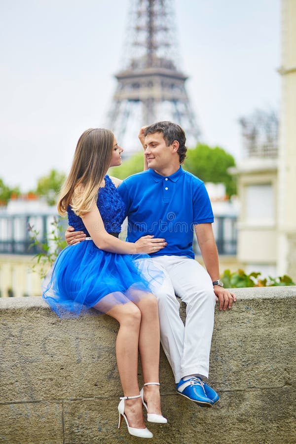Young Couple Having a Date in Paris, France Stock Photo - Image of plan ...