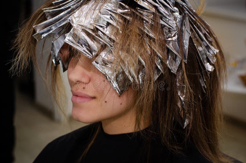 Achieve Stunning Hair with Foil Placement