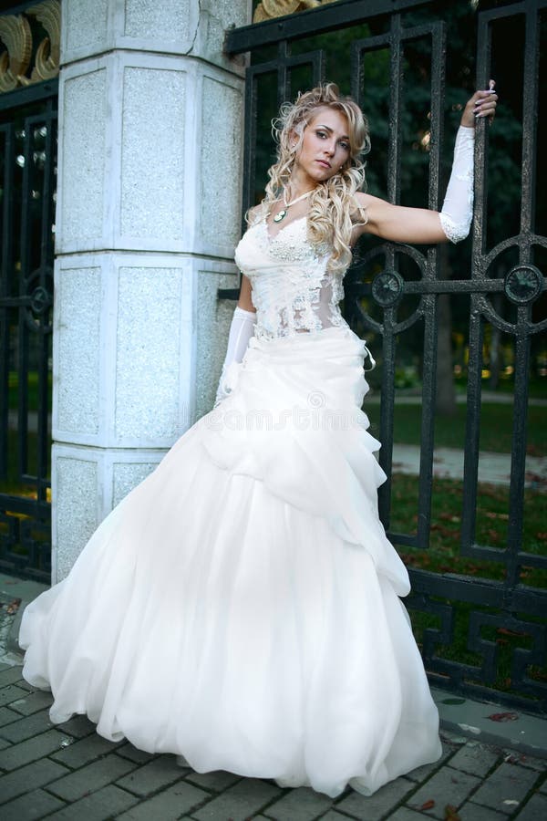 Beauty bride in white dress