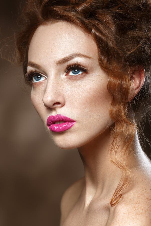 Beauty Fashion Model Girl with Curly Red Hair, Long Eyelashes.