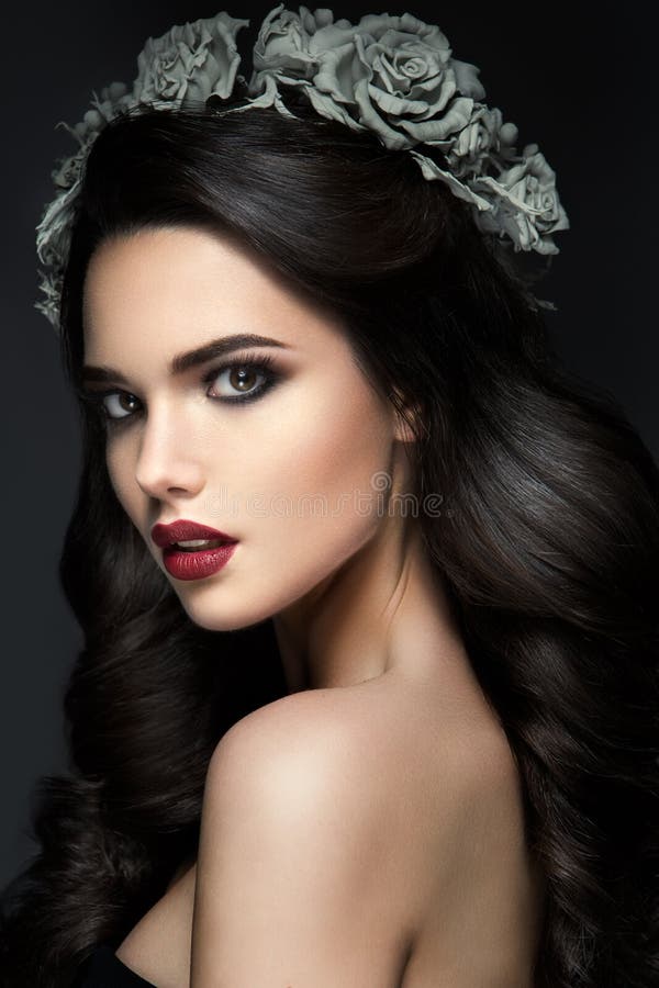 Girls look style makeup on lips hair and pumps Style lips makeup look hair on girls evening california