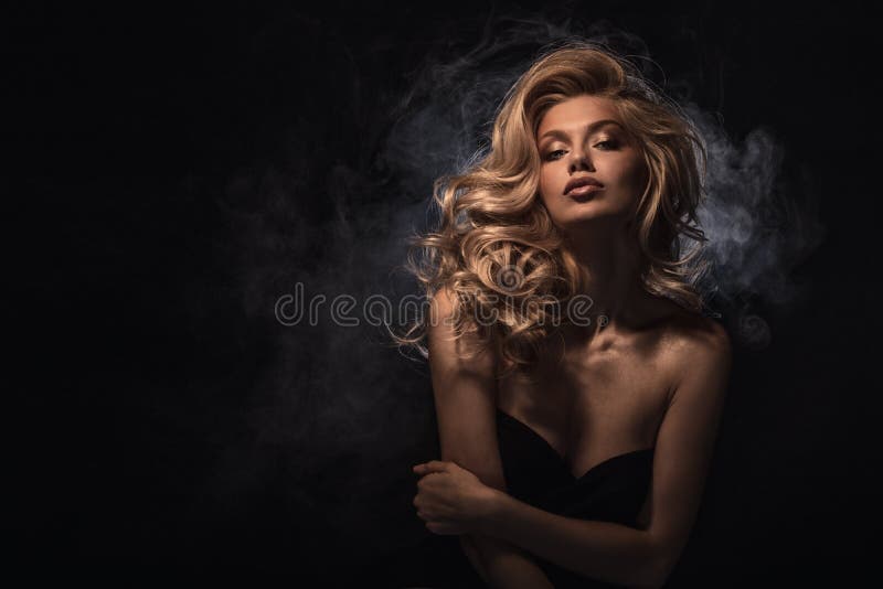 Beauty headshot of fashion blonde model royalty free stock photography Beauty headshot of fashion blonde model royalty free stock photography