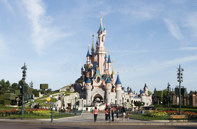 Disneyland Paris Castle at night, Paris, France – Stock Editorial Photo ©  bukki88 #82327340