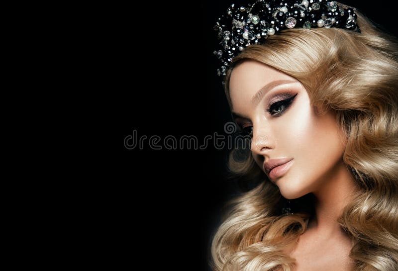 Beautyful-Mädchen mit hellem bilden stockfotografie Beautyful-Mädchen mit hellem bilden stockfotografie