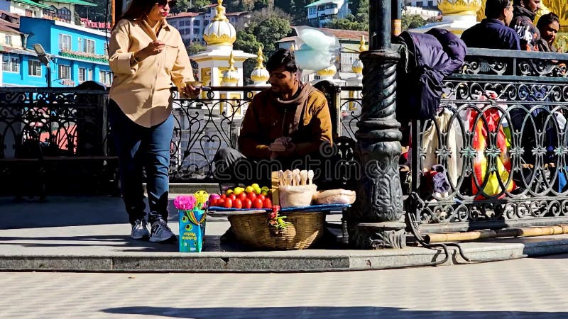 Beauté architecturale dans un cadre tranquille mussoorie banque de vidéos