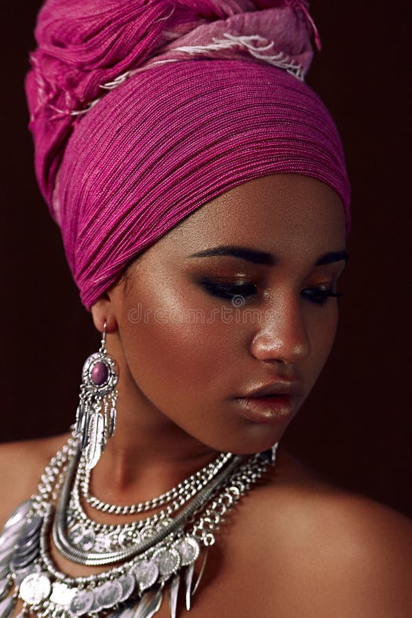 Beauté ethnique Fille de nègre photos stock Beauté ethnique Fille de nègre photos stock