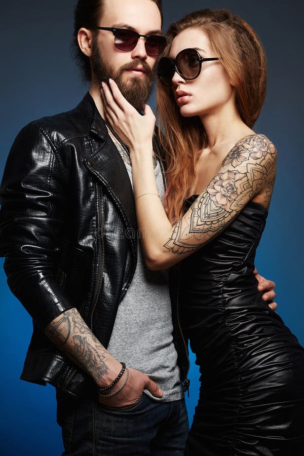 Beaux couples dans l'amour photographie stock libre de droits Beaux couples dans l'amour photographie stock libre de droits