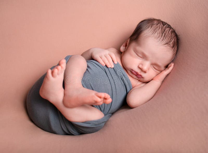 Bebé Recién Nacido Duerme Bebé Con Un Disfraz Niño Pequeño Lindo