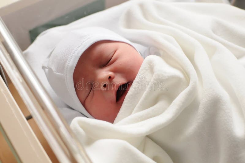 Sesión Fotográfica De Bebé Recién Nacido Foto de archivo - Imagen de  princesa, felicidad: 219777226