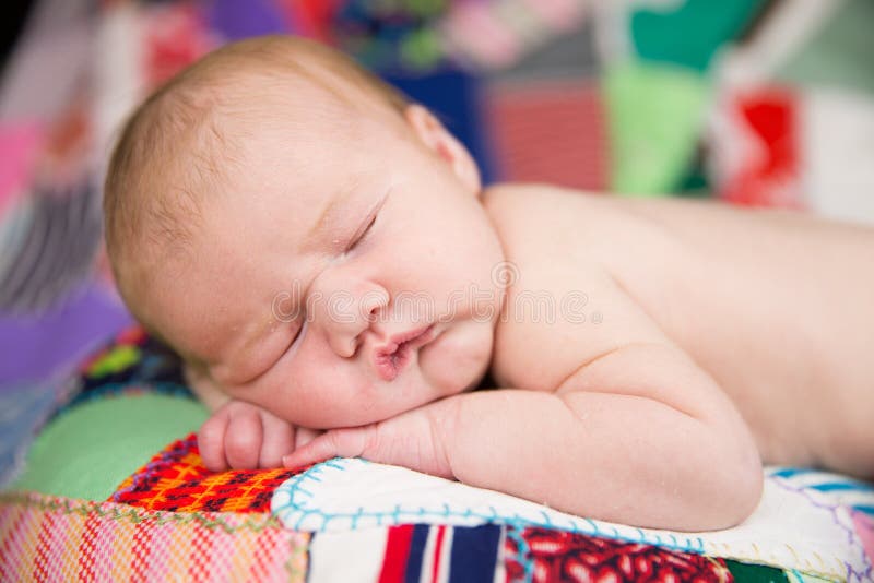 recien nacido muñeco