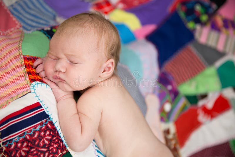 recien nacido muñeco