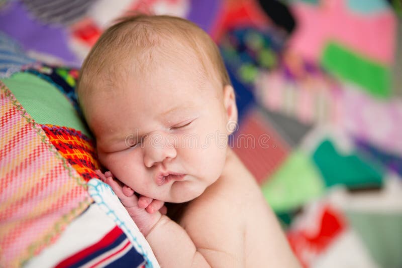 recien nacido muñeco