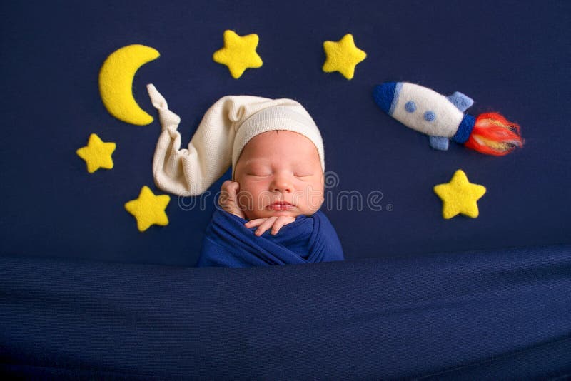 Lindo Bebé Recién Nacido Con Disfraz Fotos, retratos, imágenes y
