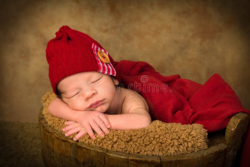 Bebe Recien Nacido Que Duerme En Un Cubo Antiguo Fotos Libres De Derechos Y Gratuitas De Dreamstime Bebe Recien Nacido Que Duerme En Un Cubo Antiguo Fotos Libres De Derechos Y Gratuitas De Dreamstime