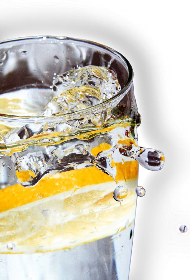 Bebida cítrica de la vodka fotografía de archivo libre de regalías Bebida cítrica de la vodka fotografía de archivo libre de regalías