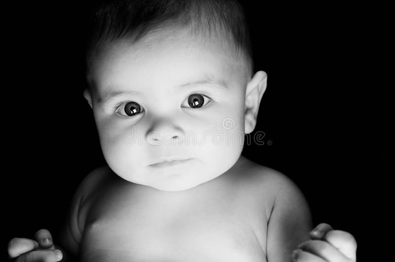 Bebé blanco y negro imagen de archivo. Imagen de adorable 15033987