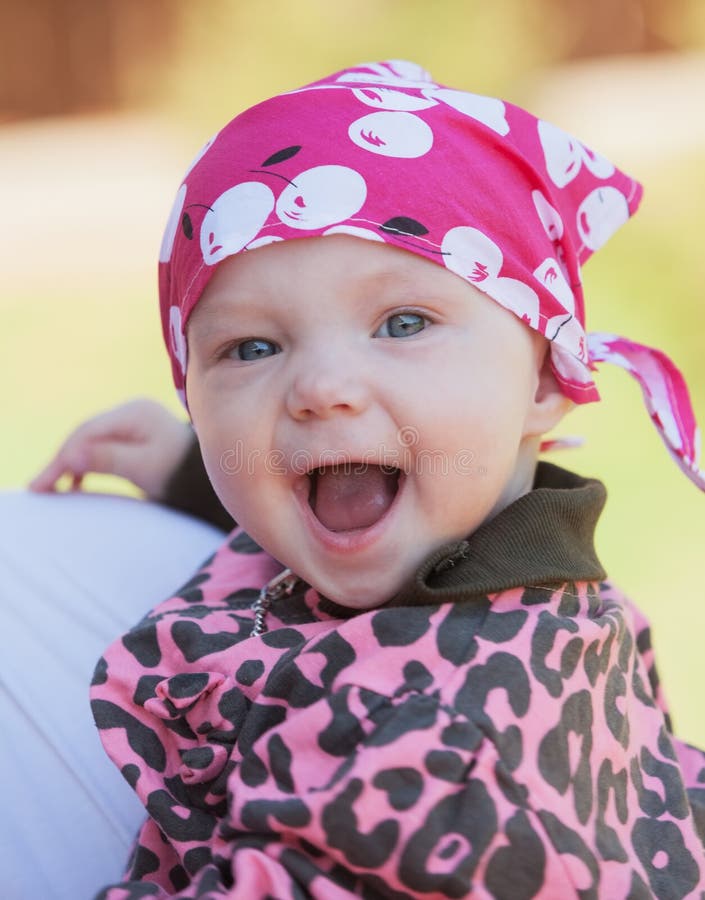 Bebê de sorriso Expressão alegre foto de stock Bebê de sorriso Expressão alegre foto de stock