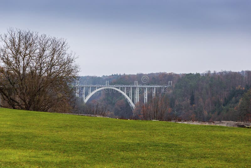 Bechynebrug over Luznice-rivier Tsjechische Republiek royalty-vrije stock afbeeldingen Bechynebrug over Luznice-rivier Tsjechische Republiek royalty-vrije stock afbeeldingen