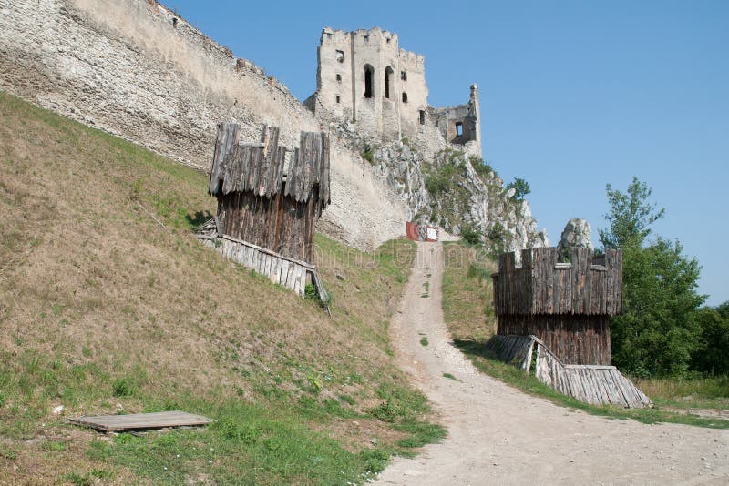 Beckov ruins