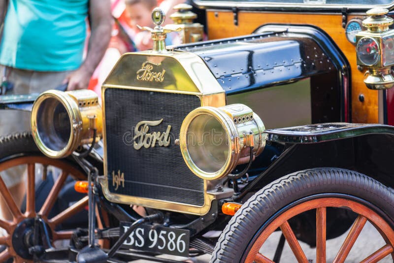 Bedford, Bedfordshire, Reino Unido 2 de junio de 2019 Festival de viajar en automóvili, fragmento de un vintage Ford Model T que imagen de archivo Bedford, Bedfordshire, Reino Unido 2 de junio de 2019 Festival de viajar en automóvili, fragmento de un vintage Ford Model T que imagen de archivo