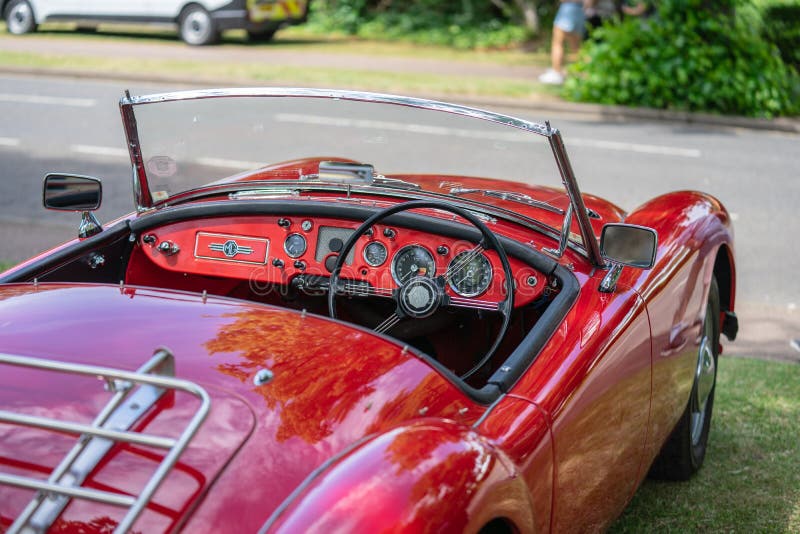 Bedford, Bedfordshire, UK Czerwiec 2, 2019 Festiwal automobilizm MGA jest sporta samochodem który produkował MG, 1956 zdjęcia stock Bedford, Bedfordshire, UK Czerwiec 2, 2019 Festiwal automobilizm MGA jest sporta samochodem który produkował MG, 1956 zdjęcia stock