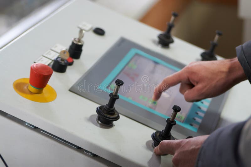 Bedienfeld mit Knöpfen und mit Berührungseingabe Bildschirm lizenzfreies stockfoto Bedienfeld mit Knöpfen und mit Berührungseingabe Bildschirm lizenzfreies stockfoto