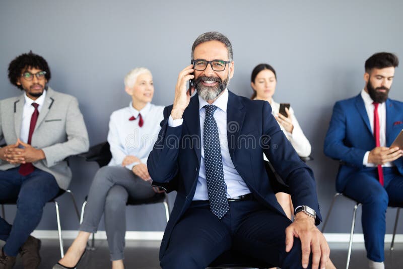 Bedrijfsmensen die het Collectieve Digitale Concept van de Apparatenverbinding ontmoeten stock afbeeldingen Bedrijfsmensen die het Collectieve Digitale Concept van de Apparatenverbinding ontmoeten stock afbeeldingen