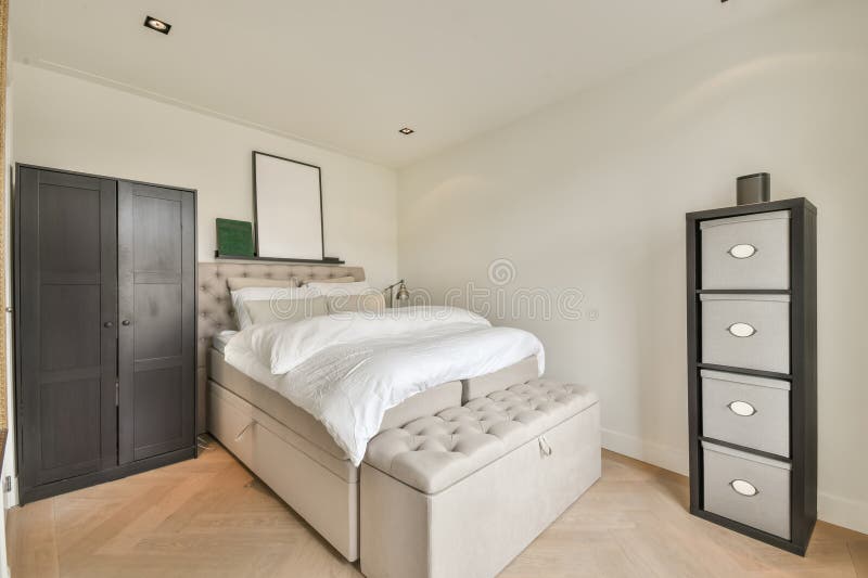 Upholing Bed Stock Photos - Free & Royalty-Free Stock Photos from ...