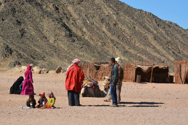 Beduínos no deserto, Hurghada, Egito imagens de stock Beduínos no deserto, Hurghada, Egito imagens de stock