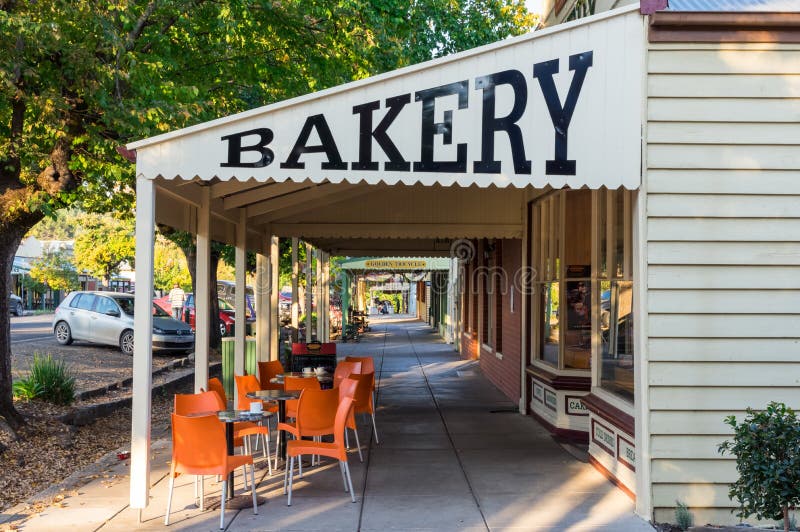 Beechworth-Bäckerei in Yackandandah in der Grafschaft des Indigos. Yackandandah, Australien - 30. April 2018: Beechworth-Bäckerei ist ein ikonenhaftes Land backery Dieses ist eine Bäckereiniederlassung in der Kleinstadt von Yackandandah