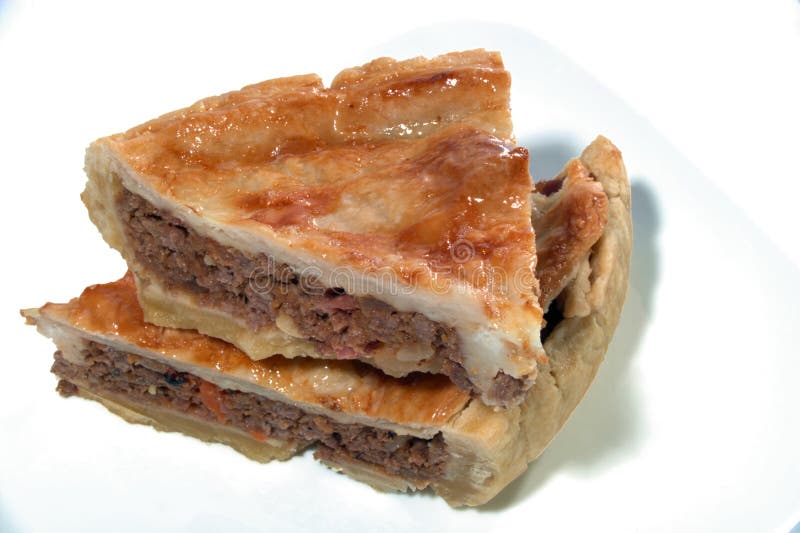 Beef and bacon meat pie