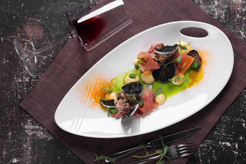 Beef Tartare with Croutons and Red Wine Stock Photo Image of delicacy, fillet 124335254