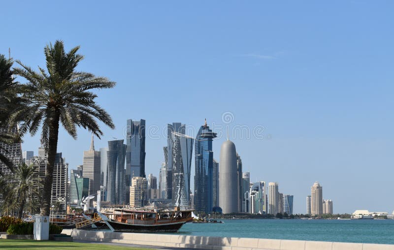 Beeld van Doha-het districts beroemde wolkenkrabbers van de het Westenbaai stock foto's Beeld van Doha-het districts beroemde wolkenkrabbers van de het Westenbaai stock foto's