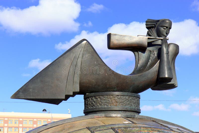 Beeldhouwwerk in Tyumen, Rusland stock afbeelding Beeldhouwwerk in Tyumen, Rusland stock afbeelding