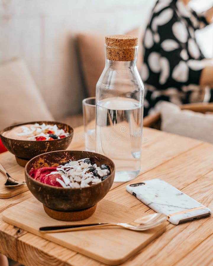Beere Smoothieschüsseln lizenzfreie stockfotos Beere Smoothieschüsseln lizenzfreie stockfotos