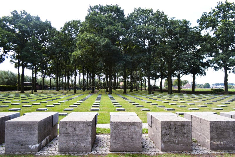 Begraafplaats Deutscher Soldatenfriedhof van de Langemark de Duitse oorlog royalty-vrije stock fotografie Begraafplaats Deutscher Soldatenfriedhof van de Langemark de Duitse oorlog royalty-vrije stock fotografie