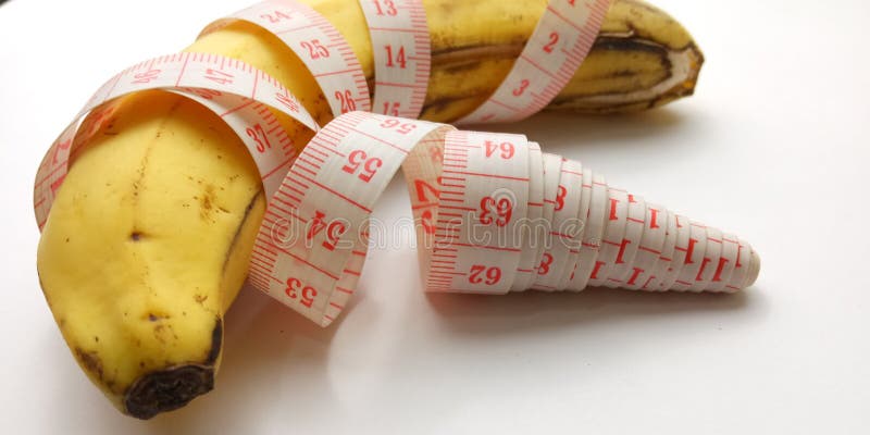 Begriffsillustration Für Penis-Größe, Banane Mit Rosa Plastikschneidermeter  Auf Weißem Hintergrund Stockfoto - Bild von sexuell, penis: 148312788