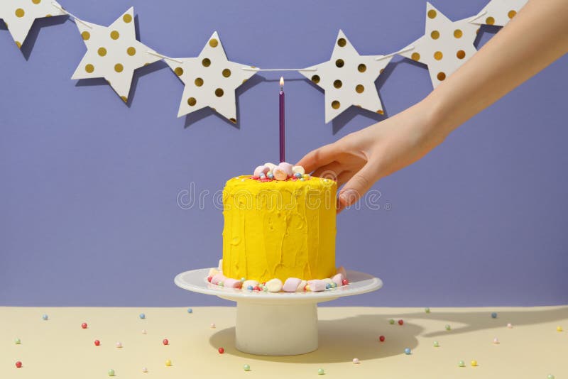 Concept van 'Gefeliciteerd met je verjaardag', Verjaardagstaart royalty-vrije stock afbeelding