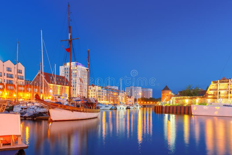 Beherbergten Sie in Motlawa-Fluss, Gdansk, Polen lizenzfreies stockbild Beherbergten Sie in Motlawa-Fluss, Gdansk, Polen lizenzfreies stockbild