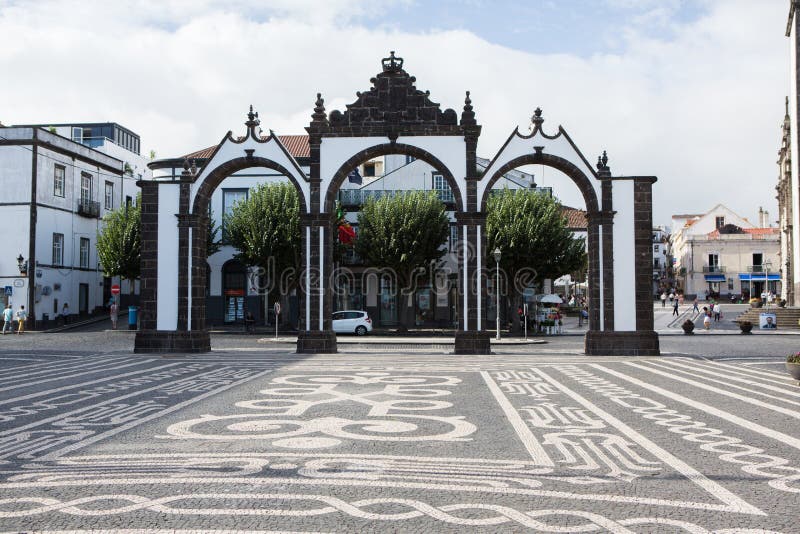 Bei paesaggi delle Azzorre Portogallo Natura tropicale nell'isola di Sao Miguel, Azzorre immagine stock libera da diritti Bei paesaggi delle Azzorre Portogallo Natura tropicale nell'isola di Sao Miguel, Azzorre immagine stock libera da diritti