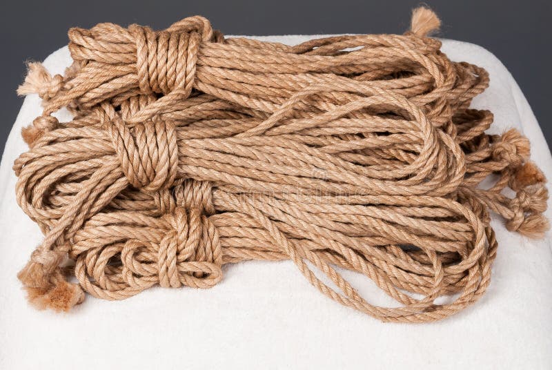 https://thumbs.dreamstime.com/b/beige-ropes-bondage-jute-shibari-60309350.jpg