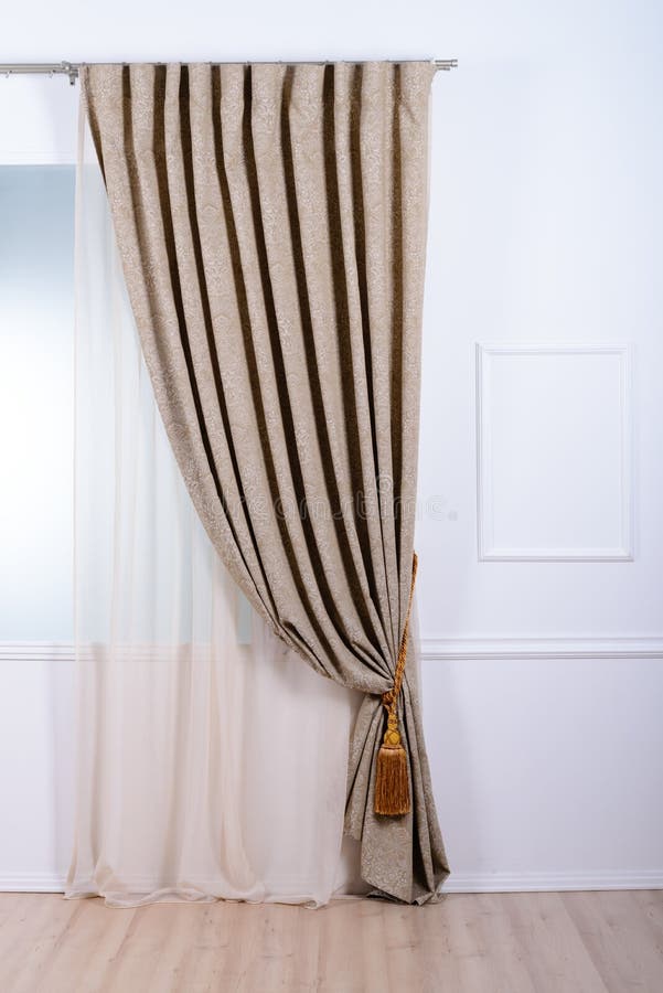 Gordijn in de badkamers stock afbeelding. Image of gordijn 47399987