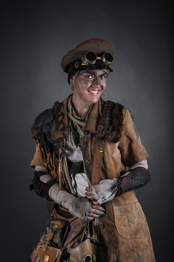 Beitragsapocalypse-Frauüberlebender stockfotos Beitragsapocalypse-Frauüberlebender stockfotos
