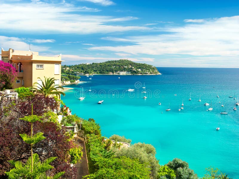 Bel horizontal méditerranéen, la Côte d'Azur images stock