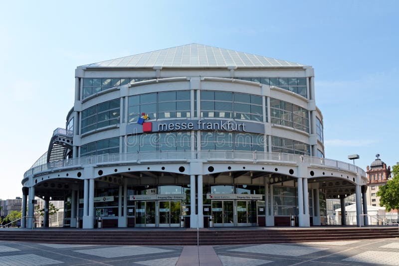Belangrijkste ingang naar de Handelsbeurs Messe Frankfurt, Frankfurt am Main, Hessen, Duitsland royalty-vrije stock foto's Belangrijkste ingang naar de Handelsbeurs Messe Frankfurt, Frankfurt am Main, Hessen, Duitsland royalty-vrije stock foto's