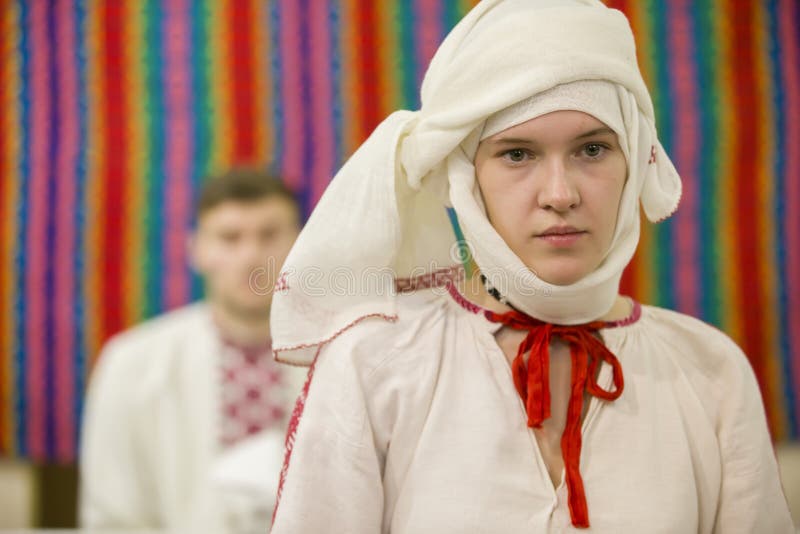 https://thumbs.dreamstime.com/b/belarus-gomel-november-reconstruction-ancient-slavic-belarusian-ukrainian-wedding-ceremony-ethnic-bride-belorussian-ritual-164542122.jpg